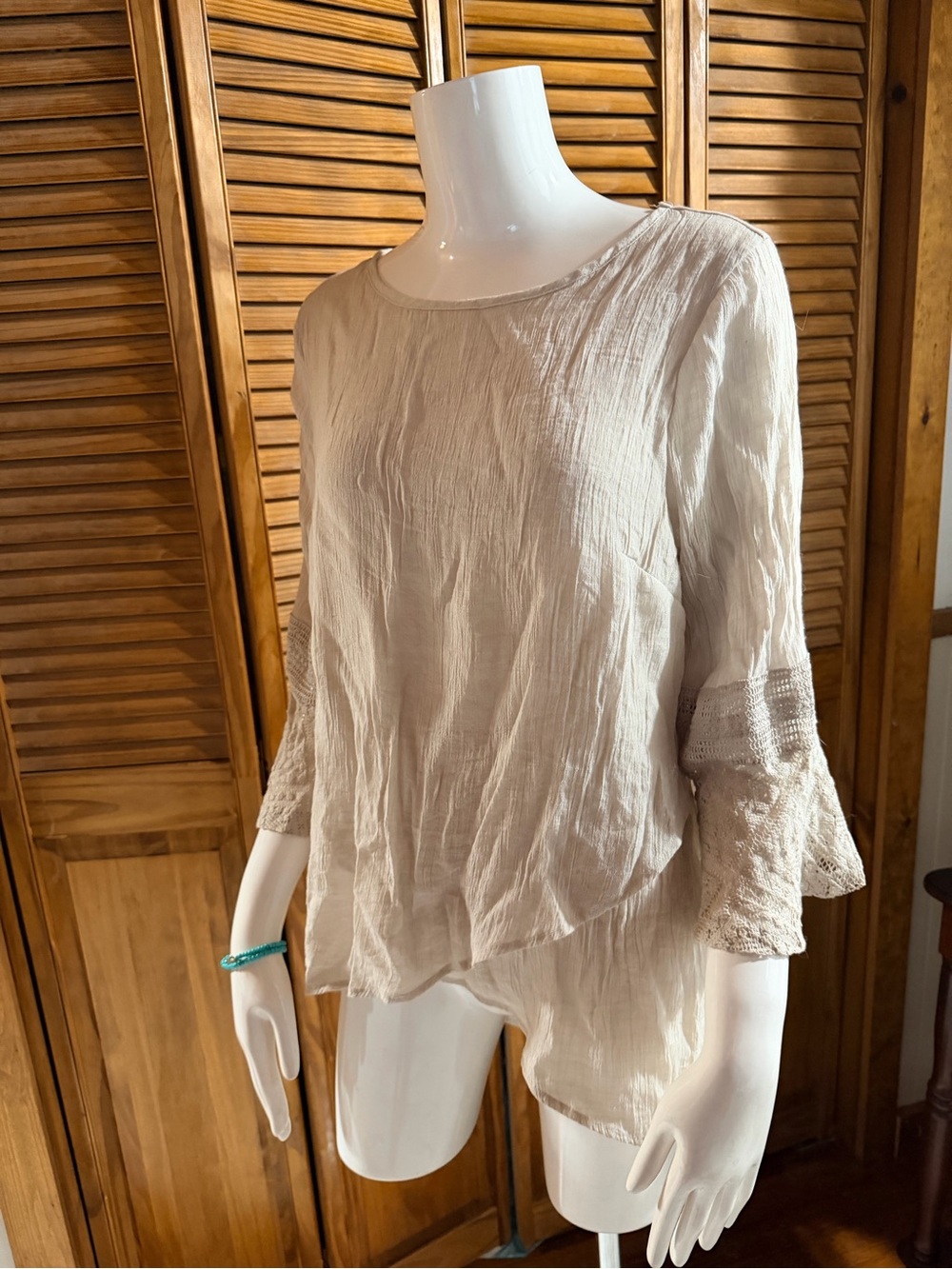 Zac and Rachel Women's Cream Gauze Lace-Sleeve Top - Elegant Lightweight Blouse